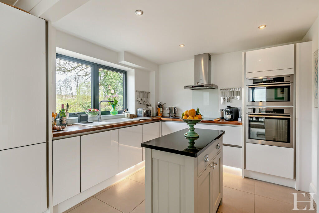 8590702-interiorw...