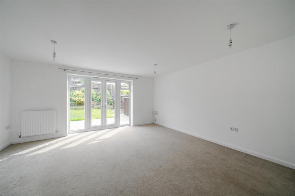 10 Isaac Close, Ashby