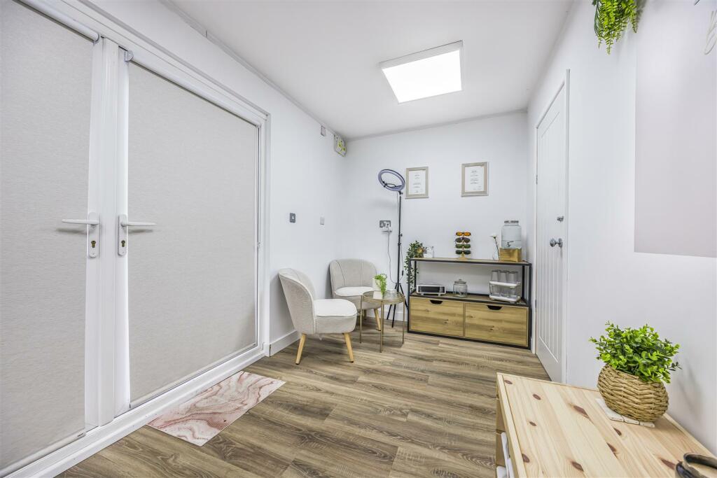 20 Cedar Grove, Baffins-PorticoMarketing-SarahOliv