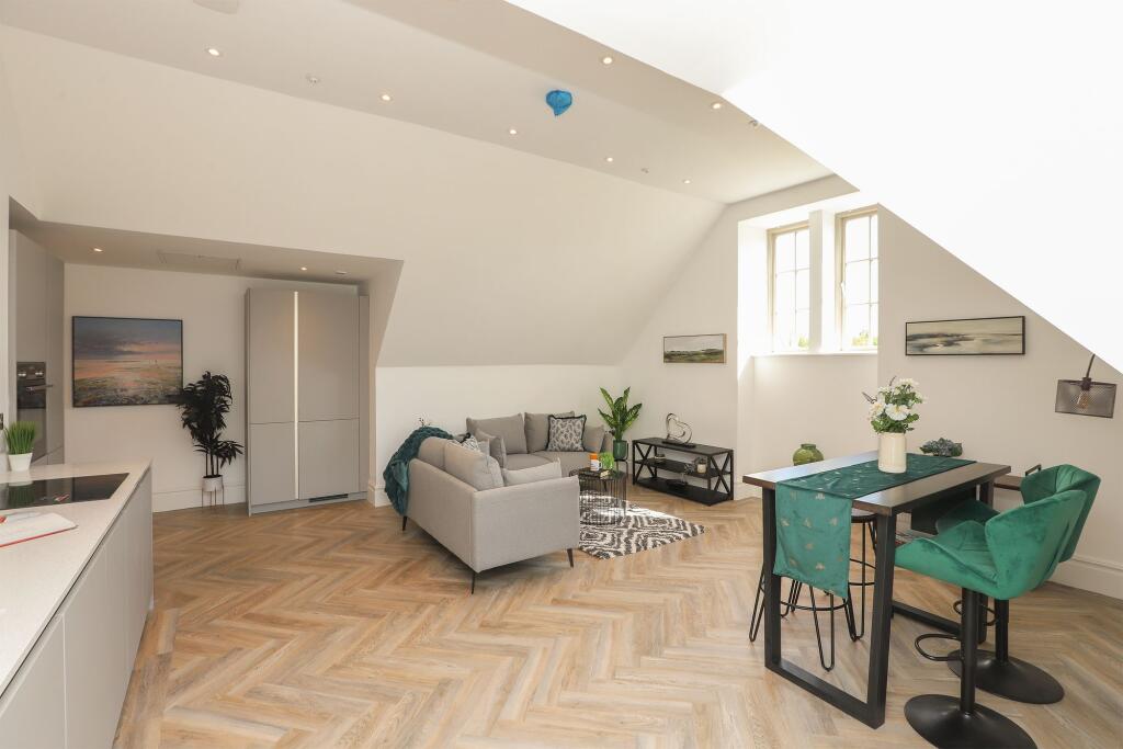 Kitchen Dining Area
