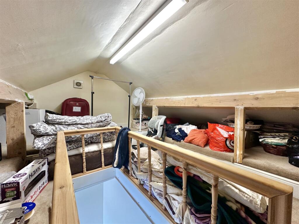LOFT SPACE