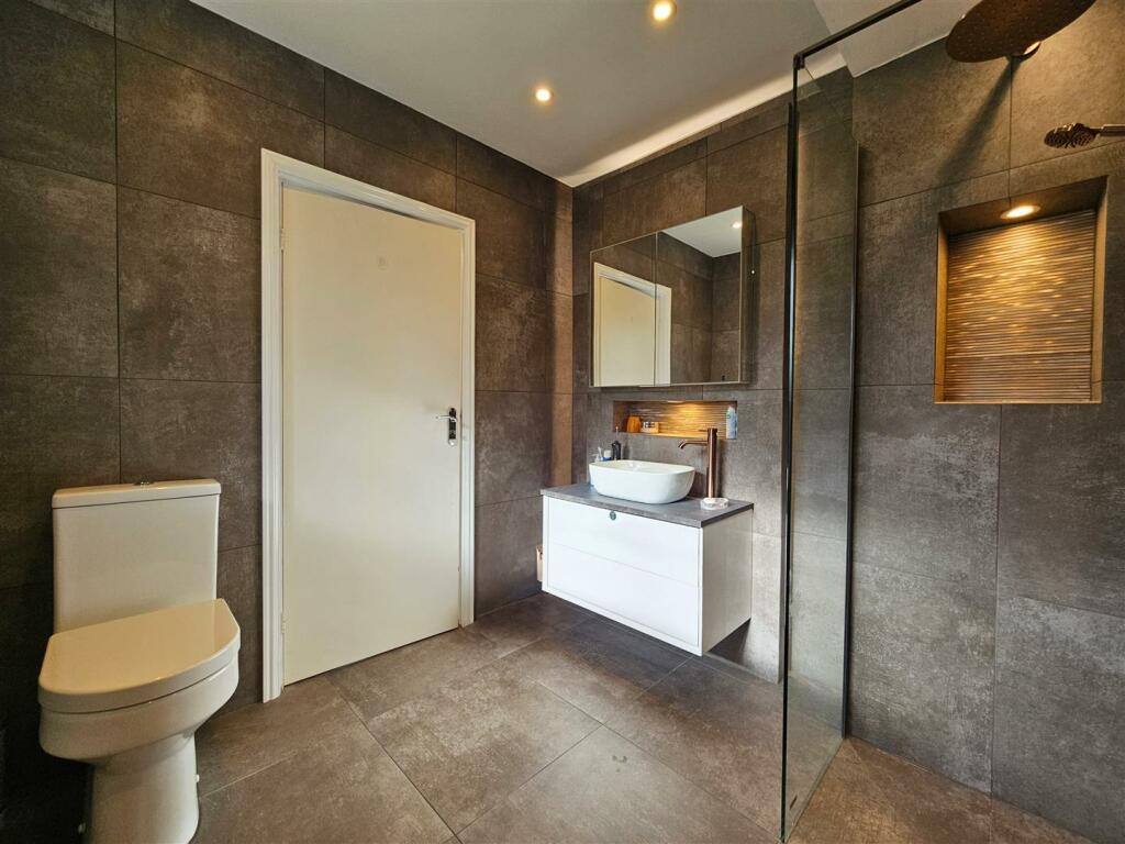 Bedroom 1 En-Suite