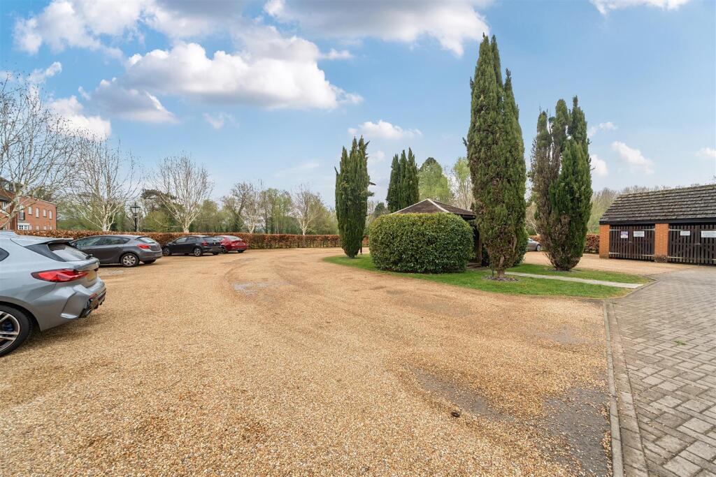 61 Reffield Close, Towcester (16).jpg