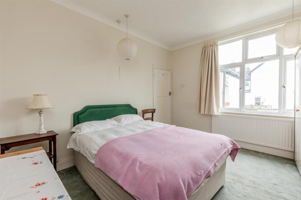 Halsbury Road, Westbury Park Bed 2.jpg