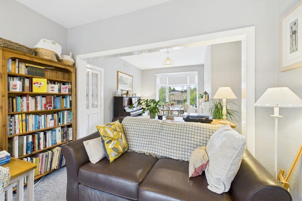 Living Room/ Dini...