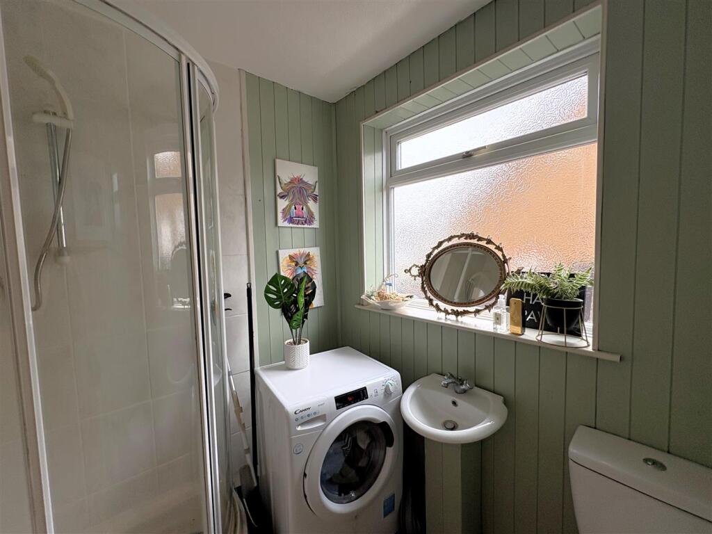 Shower room.jpg