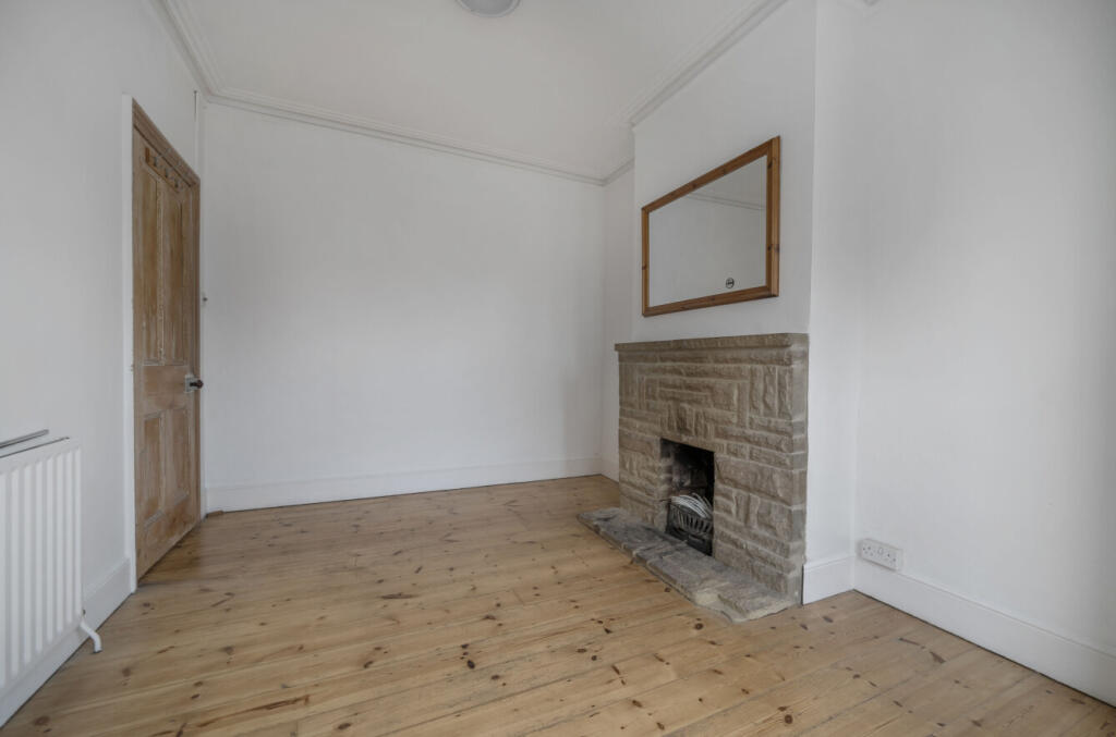 1299511-19-683582...