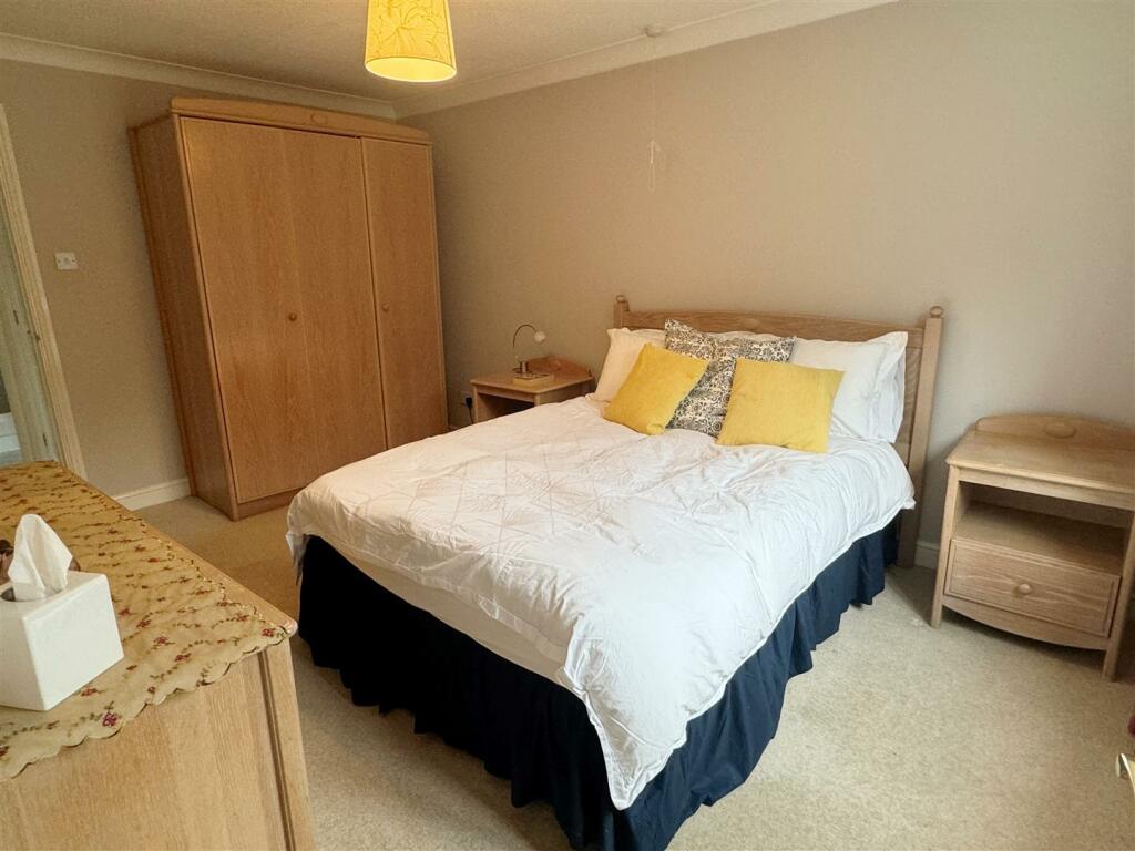 Bed 1a.JPG