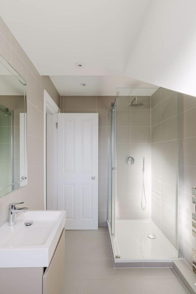 Bed 4 En Suite