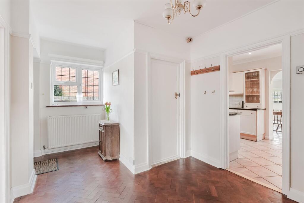 STAGBURY CLOSE, 9 (20).jpg