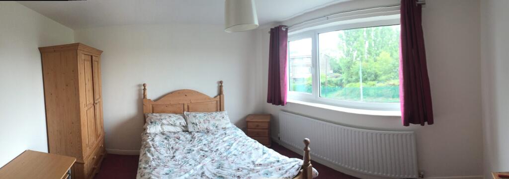 17 Ravendale Drive - Bedroom.jpg