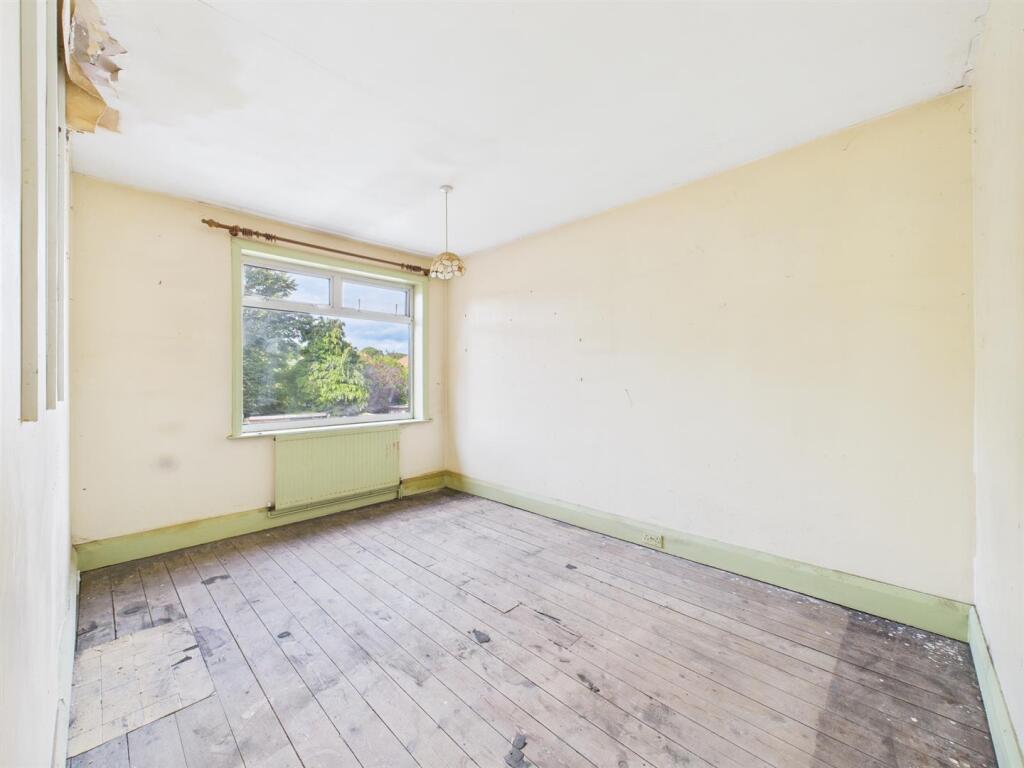Bedroom: