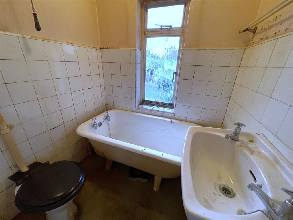 Bathroom.jpeg
