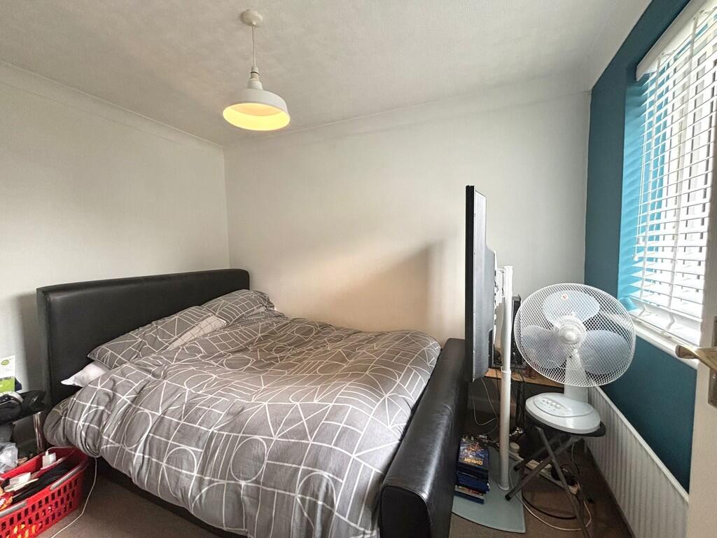 bedroom 4.