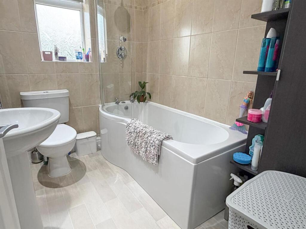 3 bed semi-detached house, Silsden 16