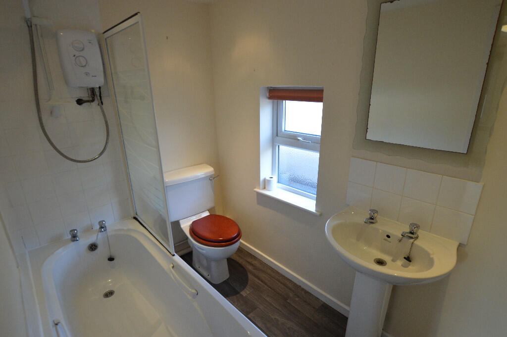 En-Suite Bathroom