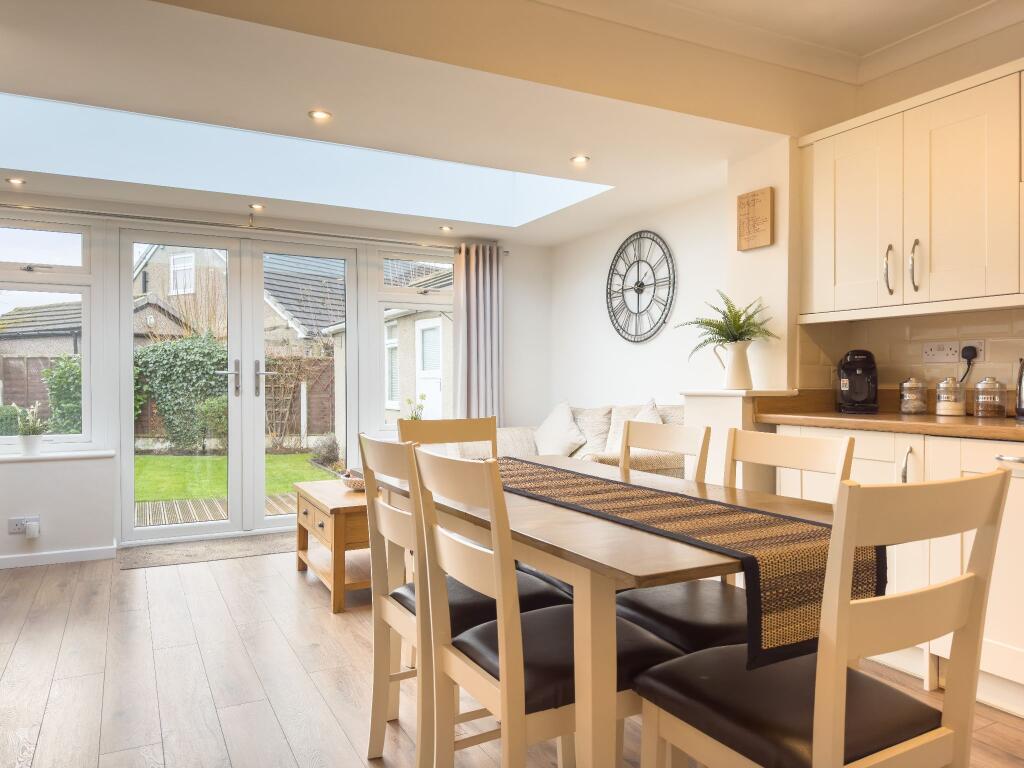 Kitchen and sitting area