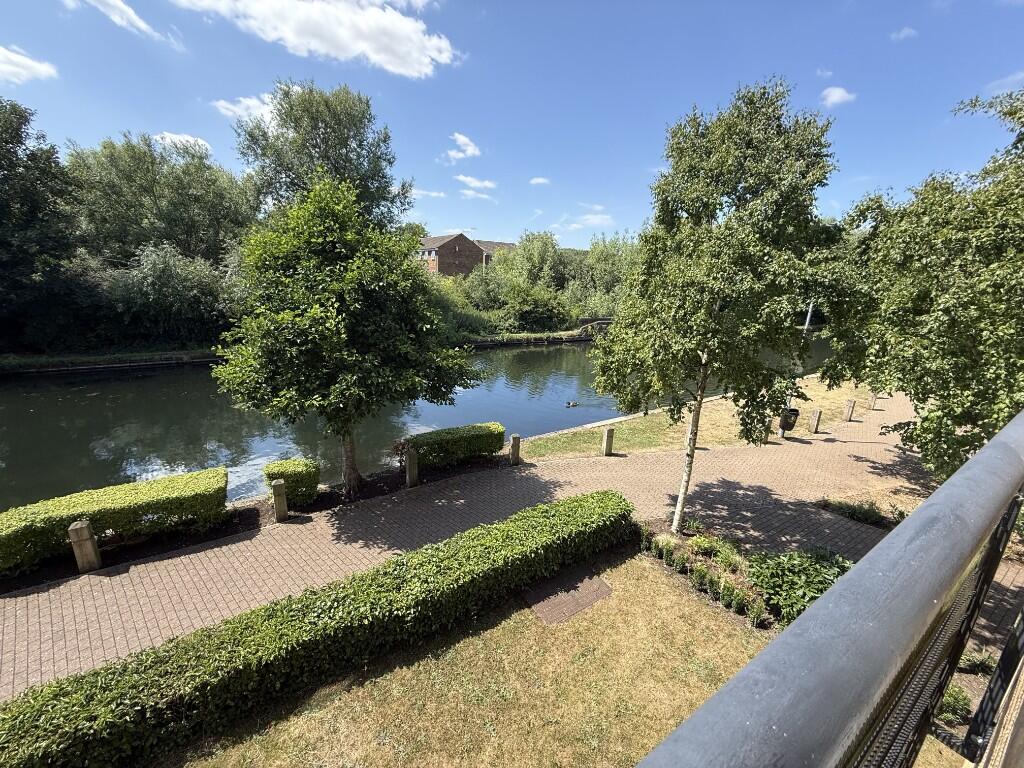 LOUNGE VIEW