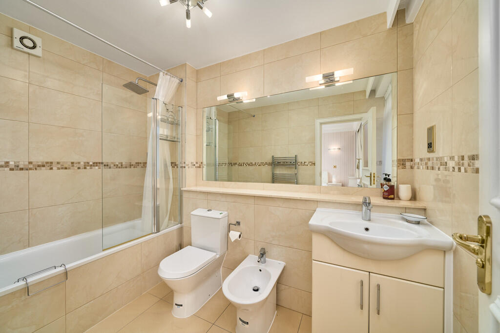 54 Sussex Square,...