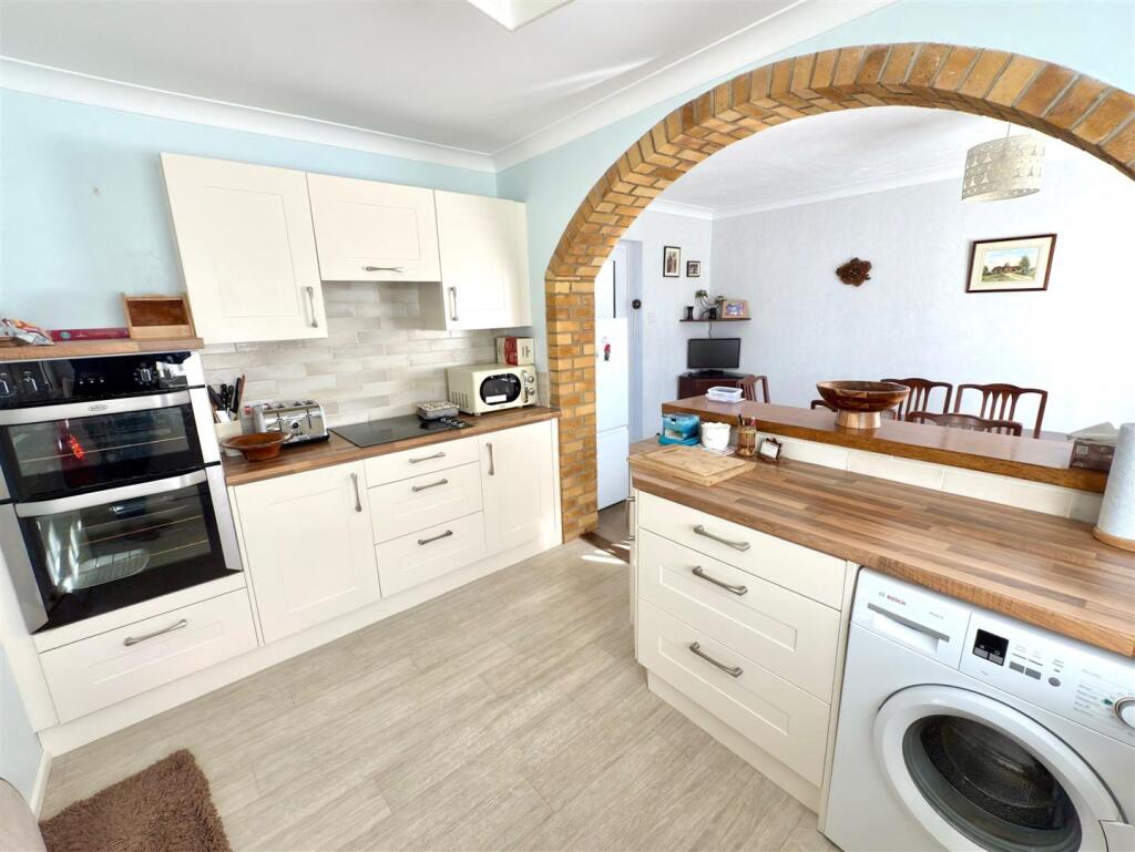 DINER KITCHEN AREA.jpg