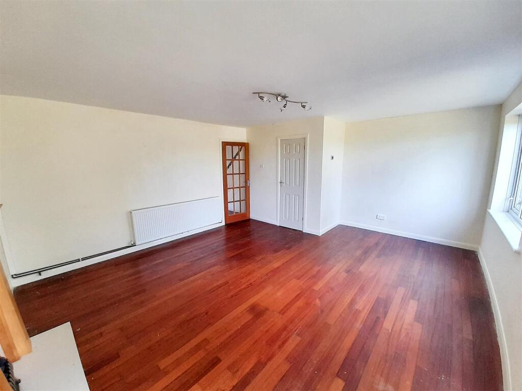 Living dining room 1 new.jpg