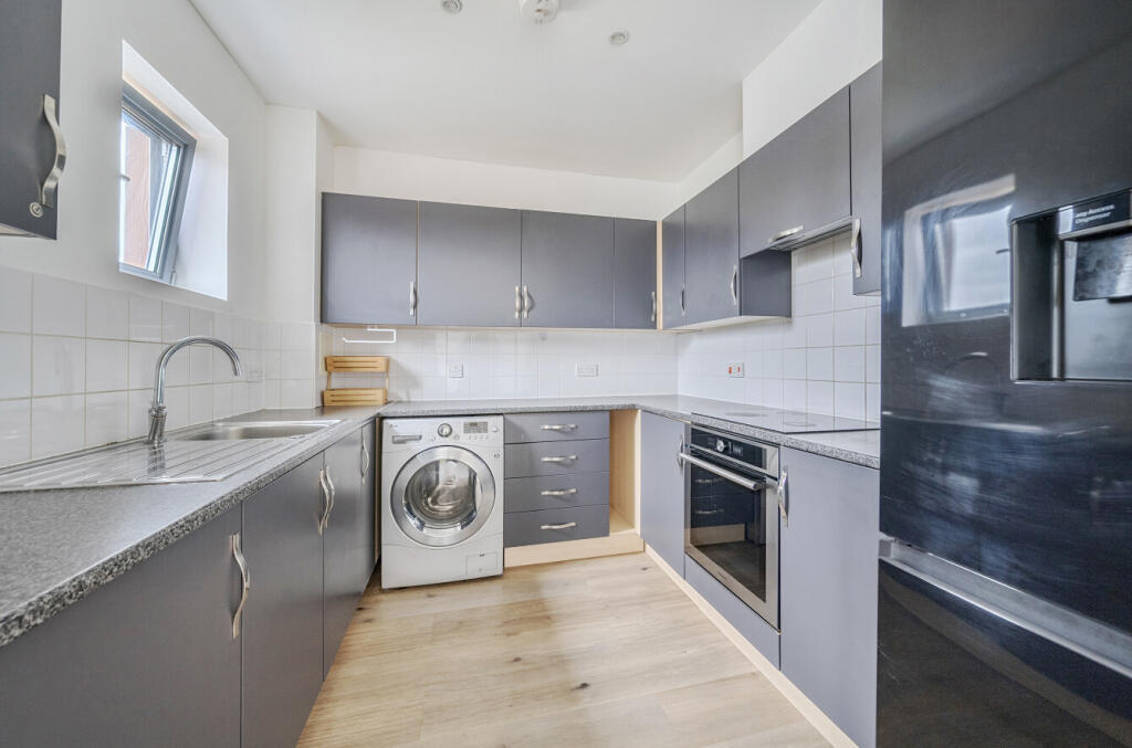 1364961-13-68e8f4...