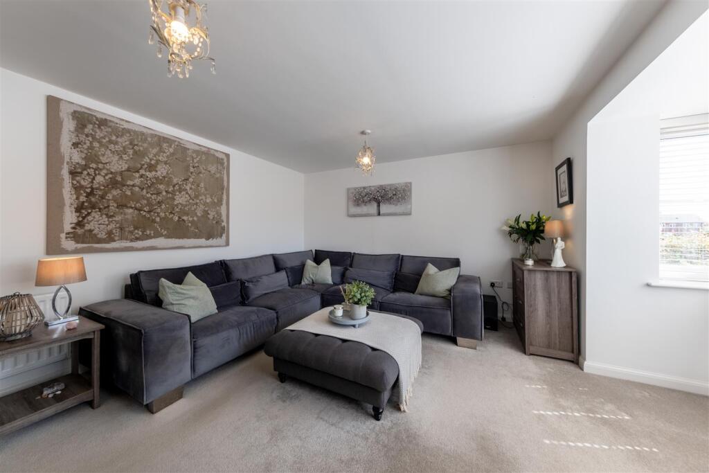 76 Ravencroft Street -020.jpg