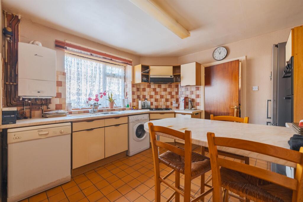 49 Frobisher Rd-8.jpg