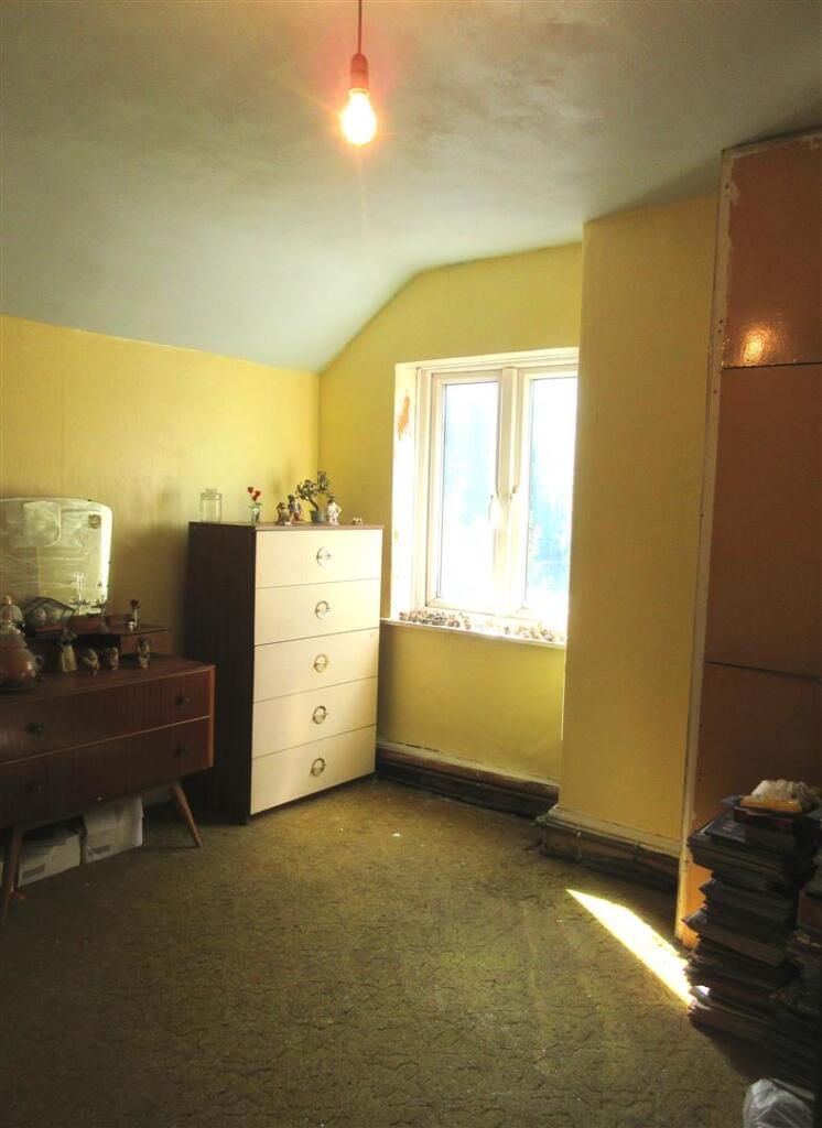 7 Hartshorne Rd Back Bedroom 1.jpg