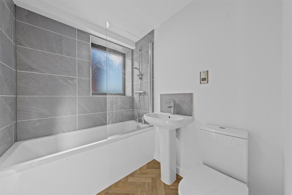 DerngatePlace-Plot43-19.jpg