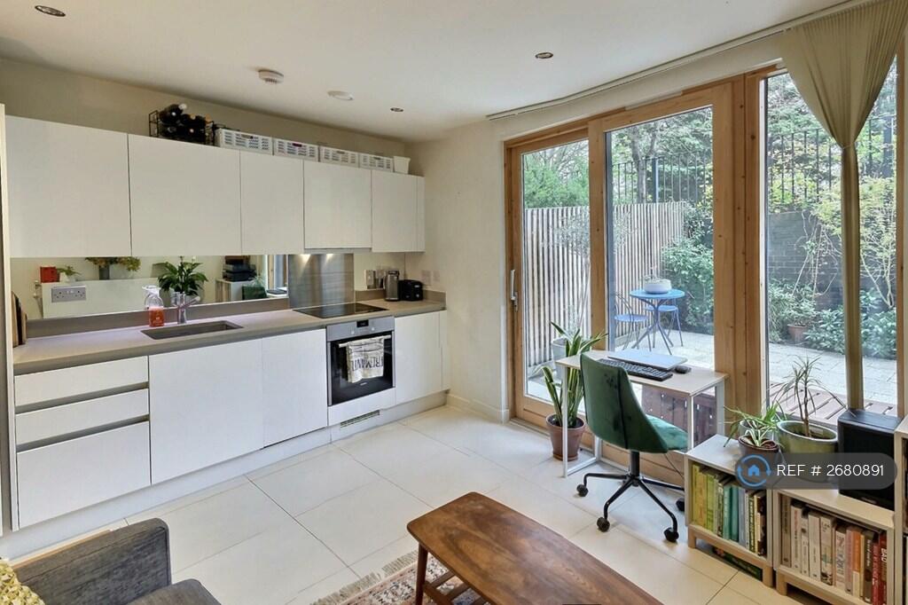 Lounge/Kitchen