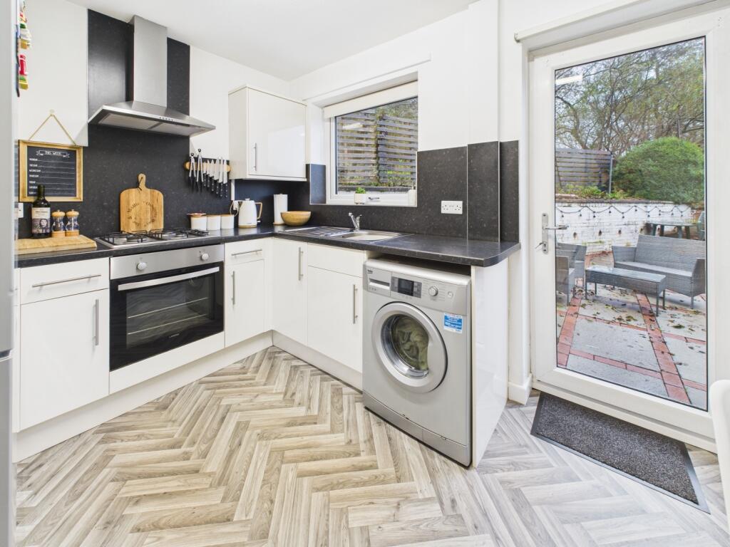 CAM02093G0-PR0062-STILL005