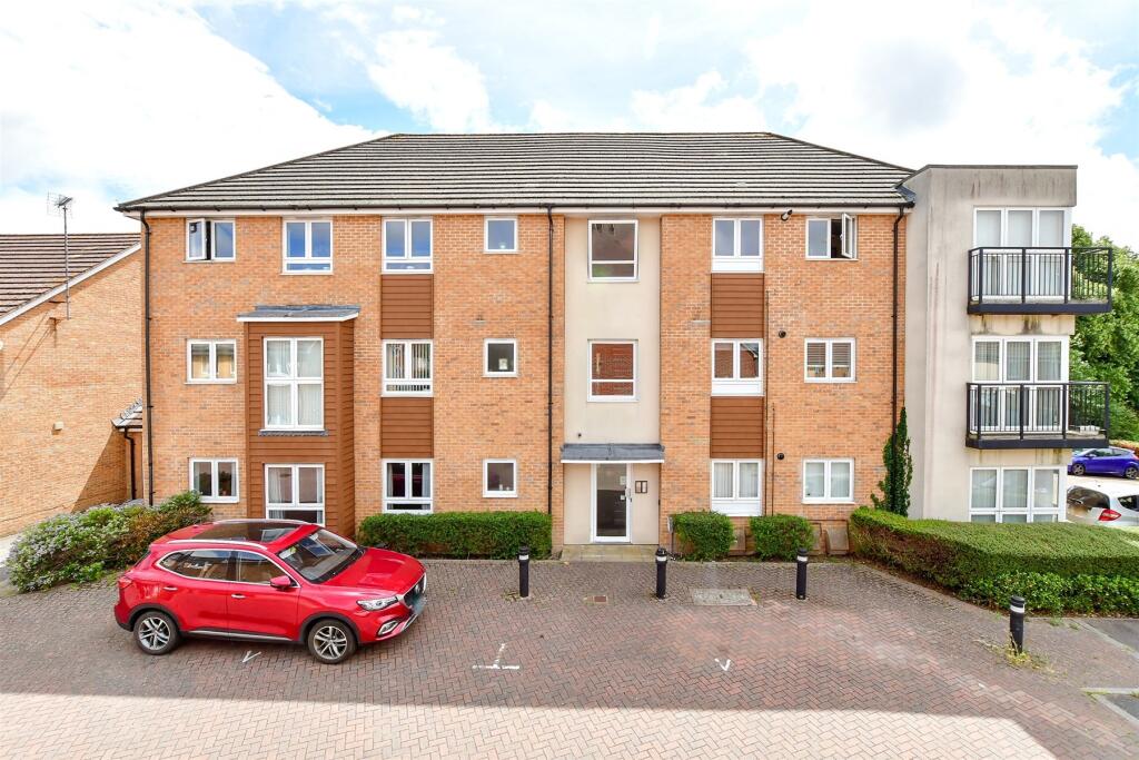 Shearer Close, Havant, Hampshire