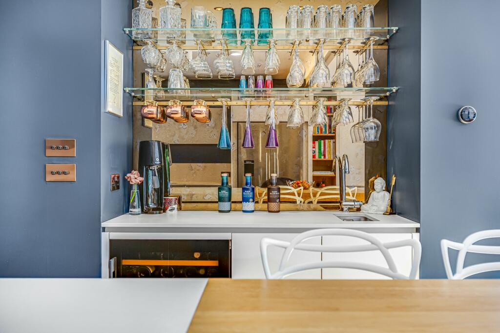 Kitchen Bar