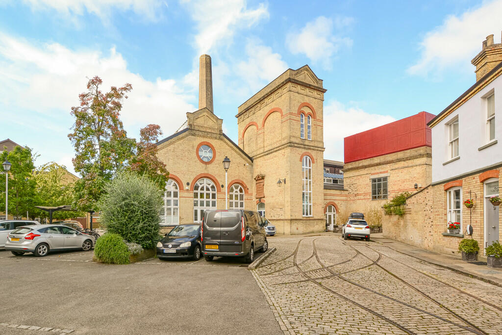 37 Pump House Clo...