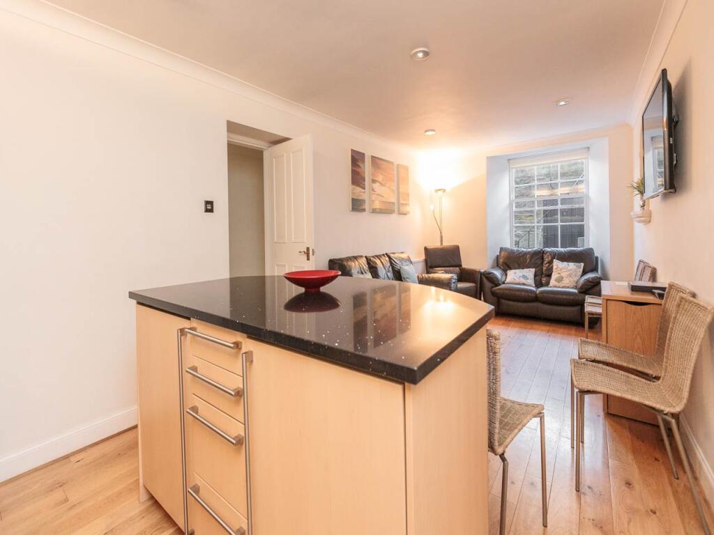 27a Albany street-10
