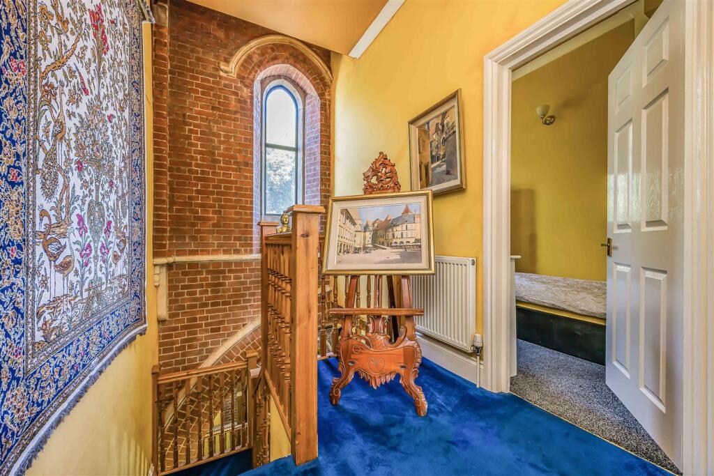 9 Grand Division Row, Henderson Road, Southsea-Sma