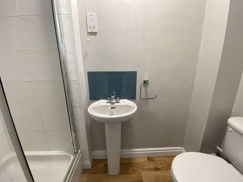 Bedroom 1 ensuite