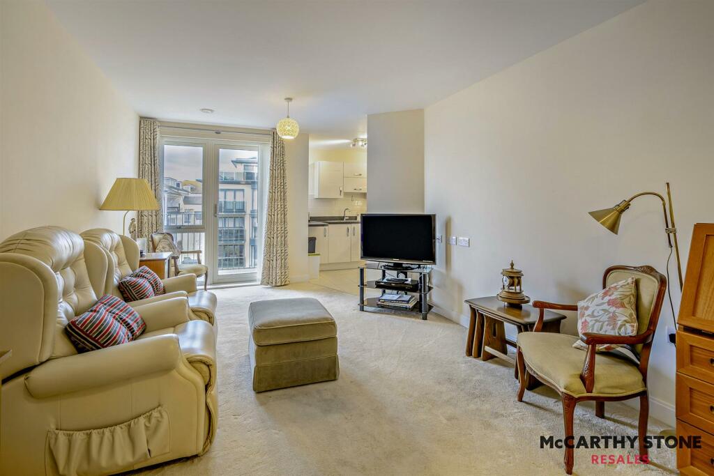 8600989-interior03-800.jpg