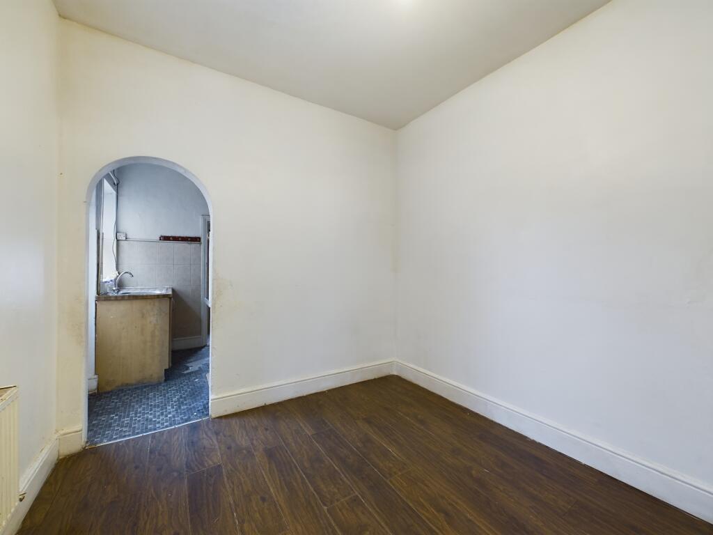 CAM03860G0-PR0112-STILL003