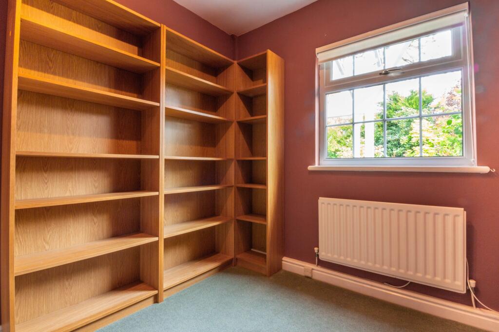 BEDROOM / OFFICE