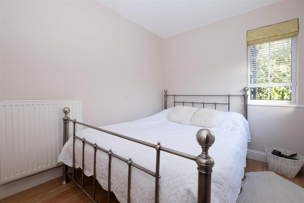 31--LINDEN-CLOSE-0022 copy.jpg