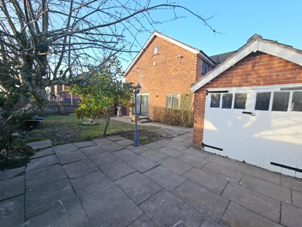 Driveway to Garge