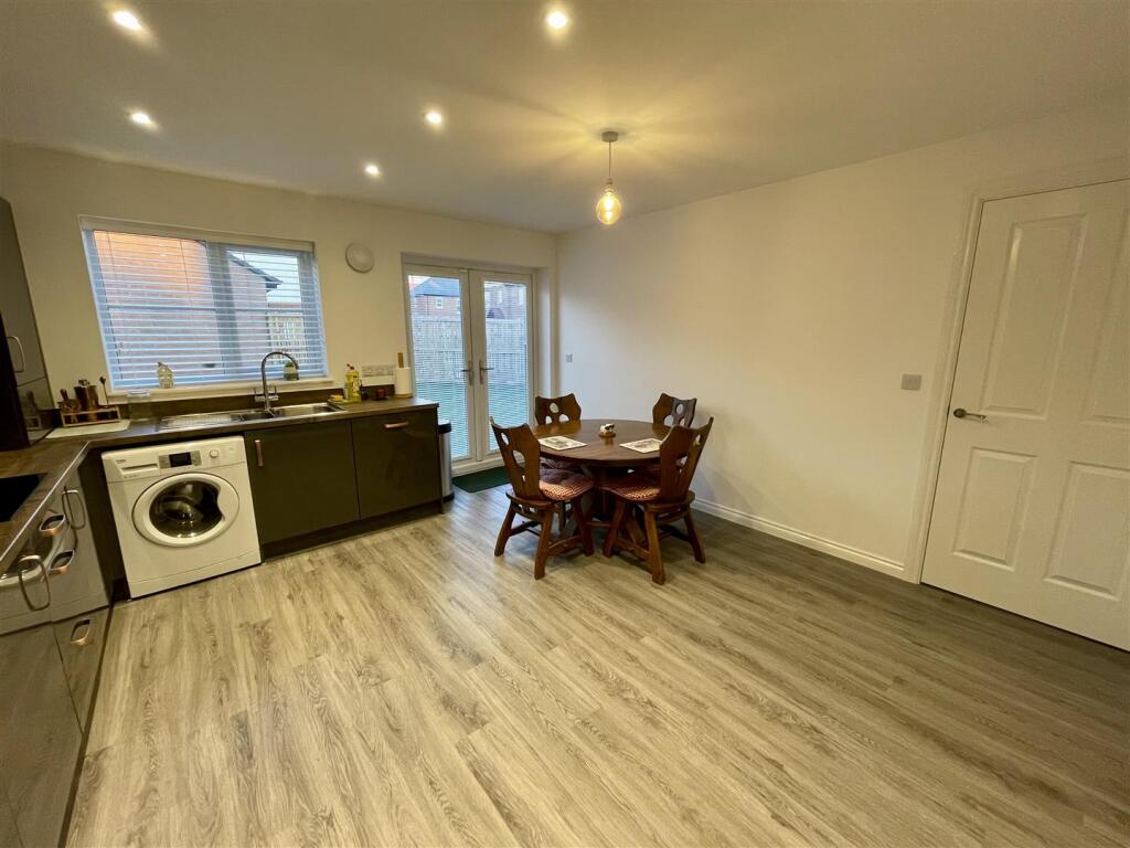 Kitchen/Breakfast Room
