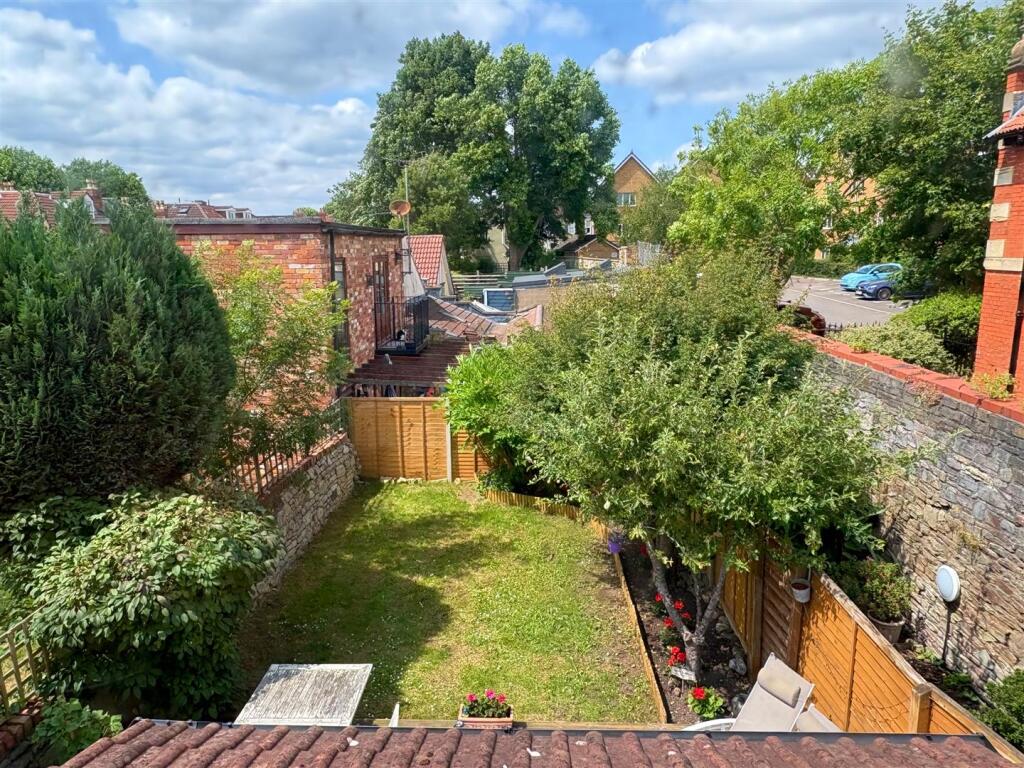 View to rear of property.jpg