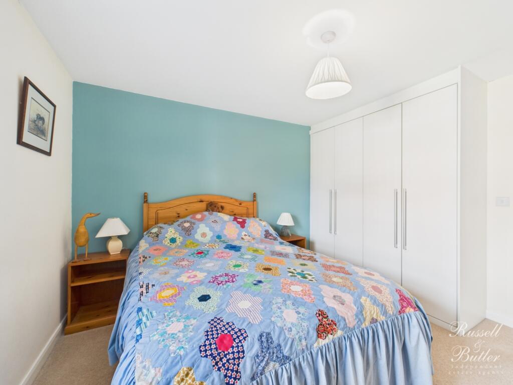 CAM02127G0-PR0332-STILL031