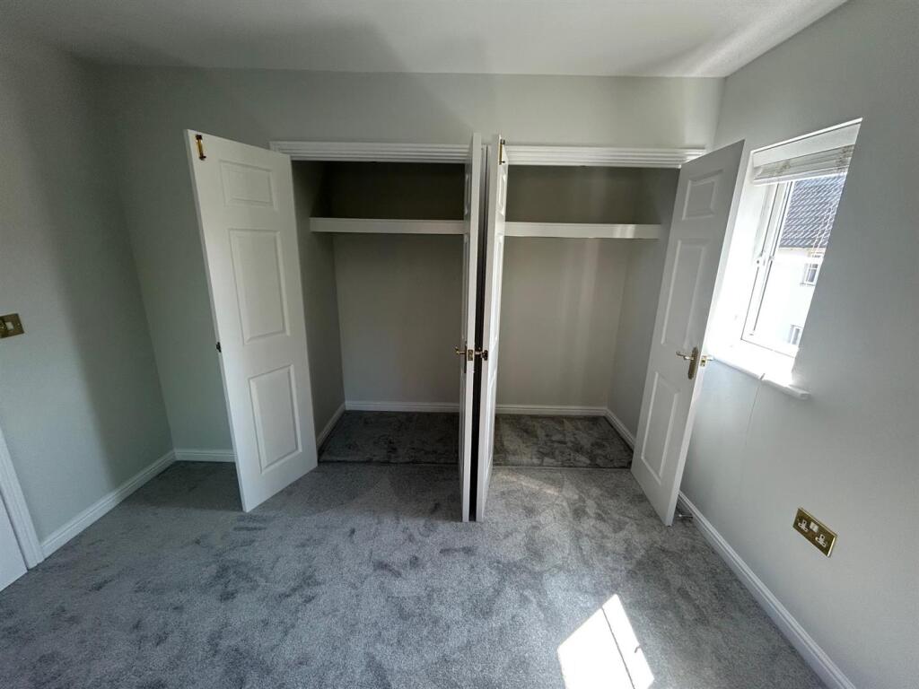 wardrobe.jpg