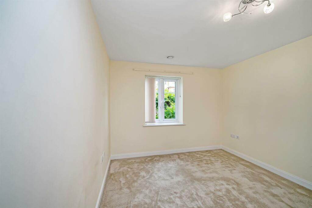 02-247cJPH-2 Blyton House Bourne End-5-medium.jpg