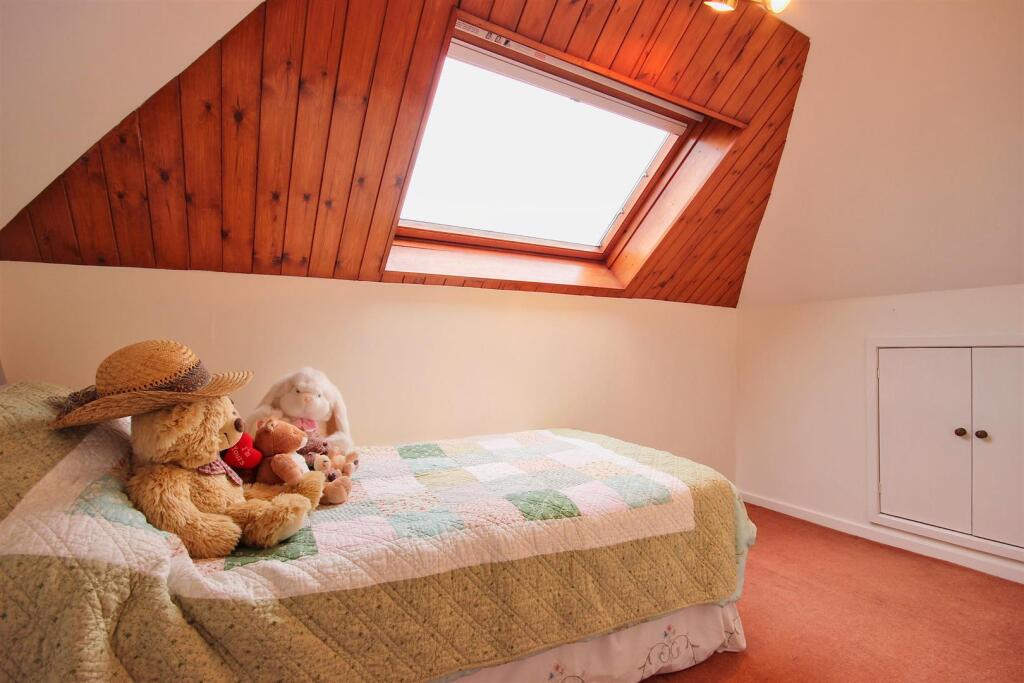 BEDROOM 3 (FRONT)