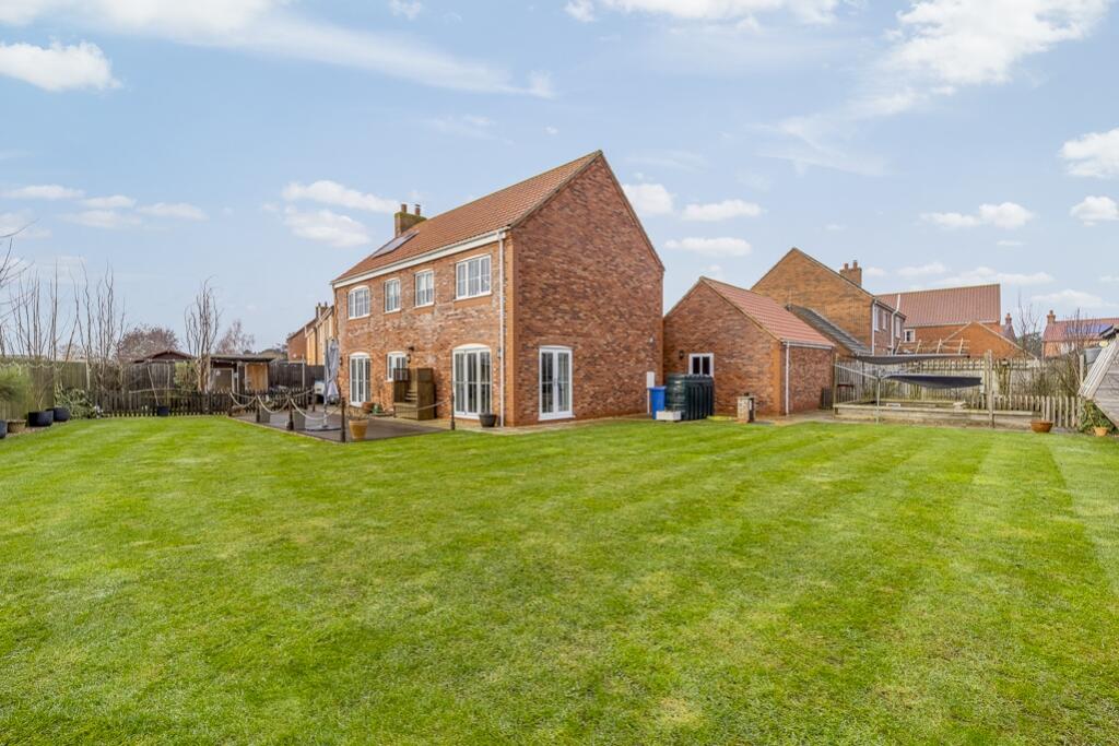 10 Tower Gardens (Sutterton)-11